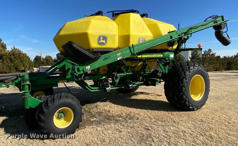 image for item DJ3043 2008 John Deere 1895 no-till air seeder