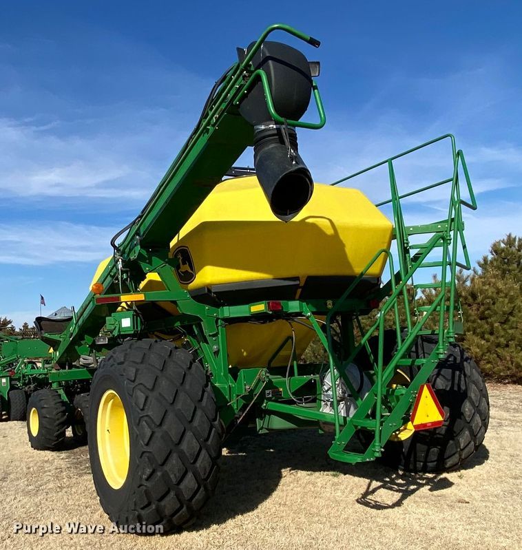 image for item DJ3043 2008 John Deere 1895 no-till air seeder