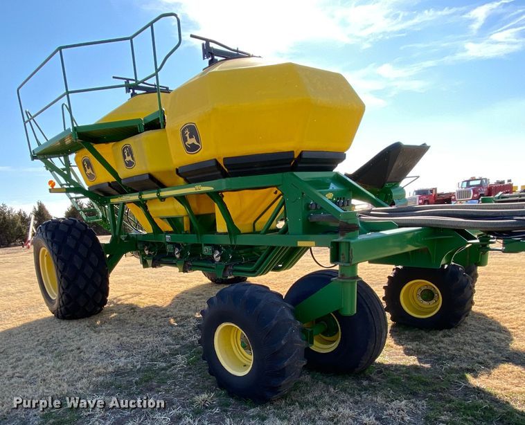 image for item DJ3043 2008 John Deere 1895 no-till air seeder