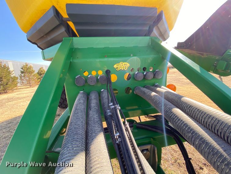 image for item DJ3043 2008 John Deere 1895 no-till air seeder