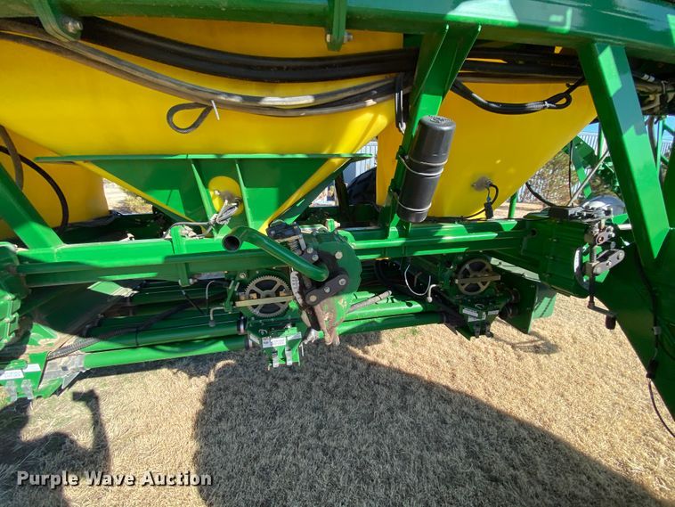 image for item DJ3043 2008 John Deere 1895 no-till air seeder