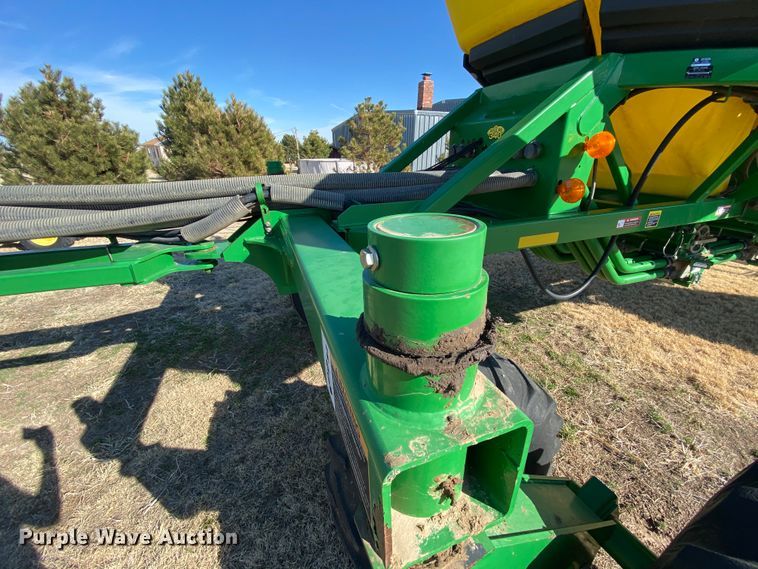 image for item DJ3043 2008 John Deere 1895 no-till air seeder