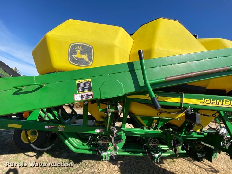 image for item DJ3043 2008 John Deere 1895 no-till air seeder