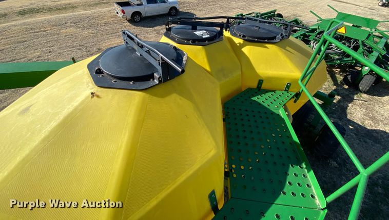 image for item DJ3043 2008 John Deere 1895 no-till air seeder