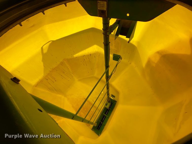 image for item DJ3043 2008 John Deere 1895 no-till air seeder