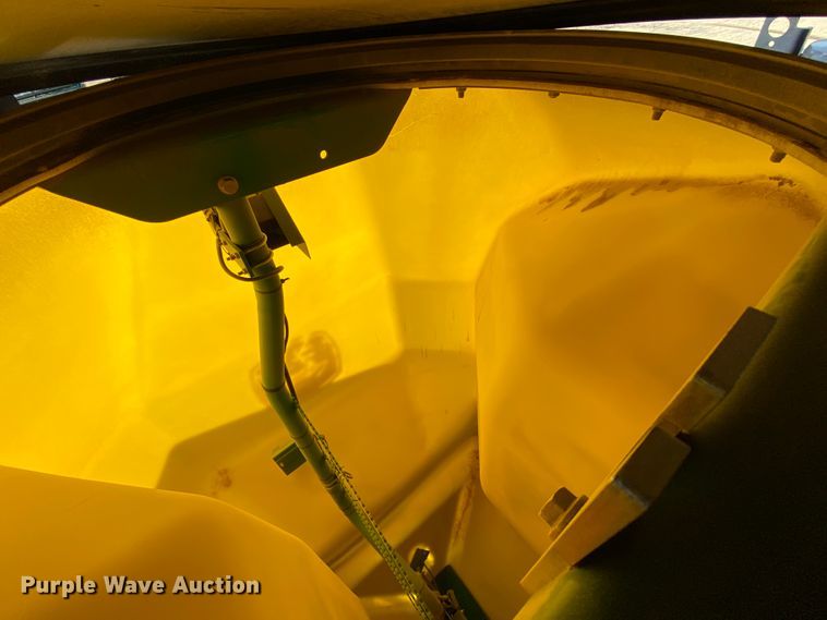 image for item DJ3043 2008 John Deere 1895 no-till air seeder