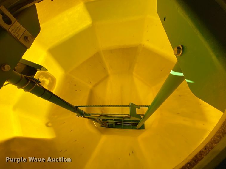 image for item DJ3043 2008 John Deere 1895 no-till air seeder