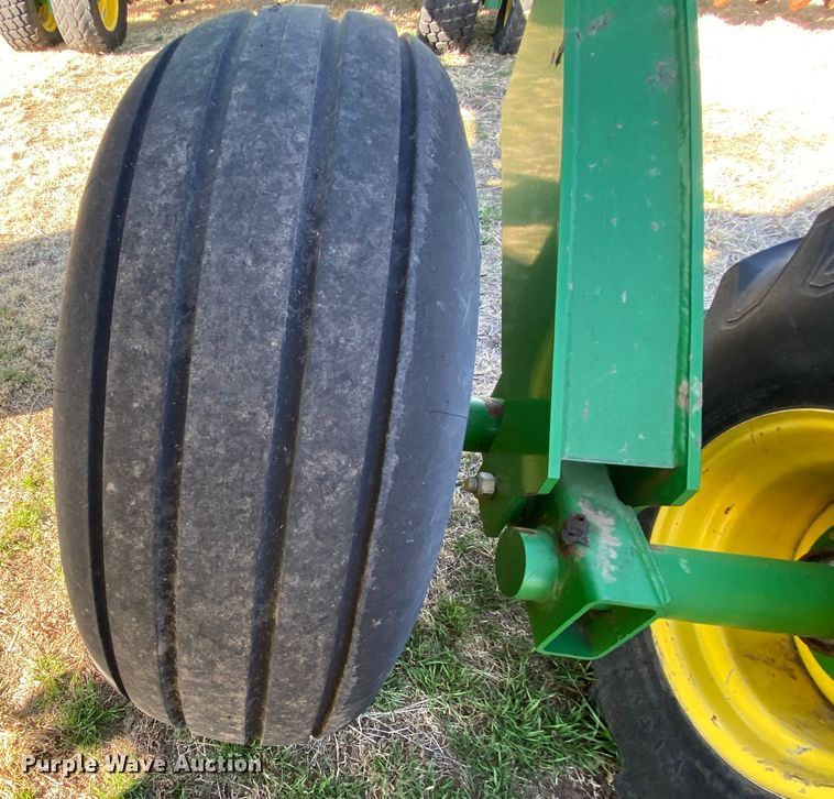 image for item DJ3043 2008 John Deere 1895 no-till air seeder