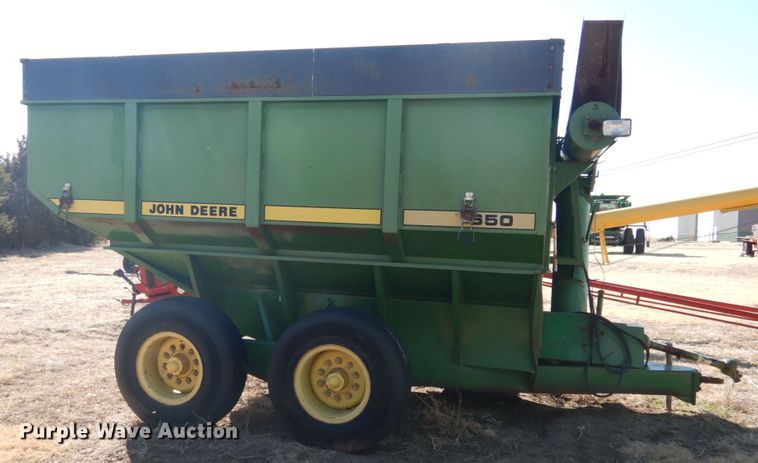 image for item DJ3046 John Deere 650 grain cart
