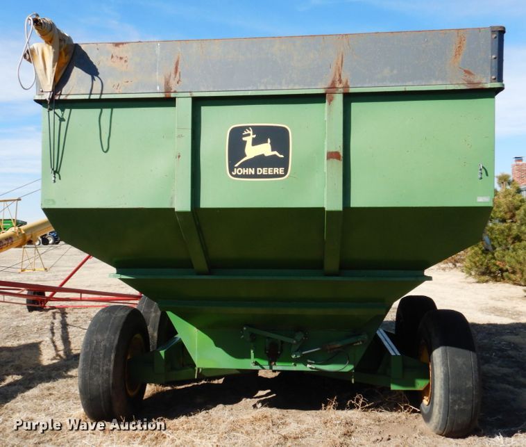 image for item DJ3046 John Deere 650 grain cart