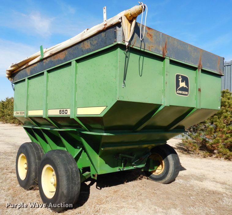 image for item DJ3046 John Deere 650 grain cart