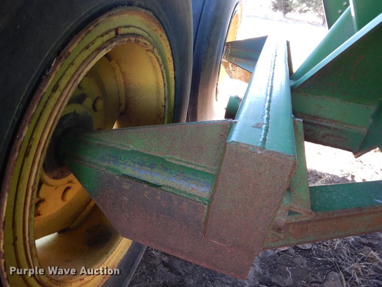 image for item DJ3046 John Deere 650 grain cart