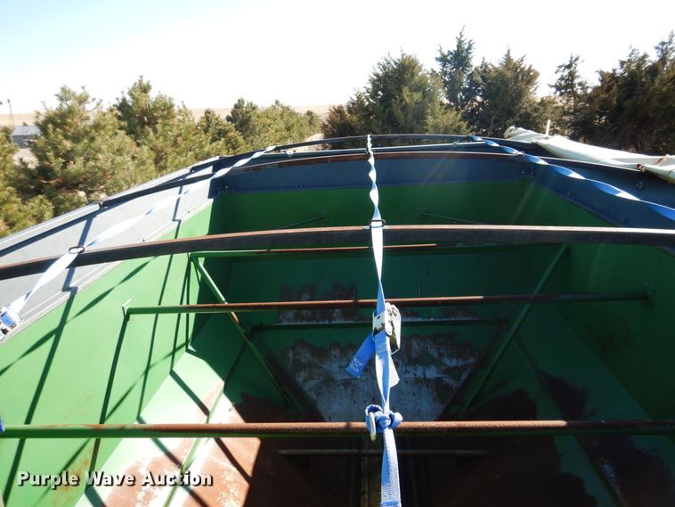 image for item DJ3046 John Deere 650 grain cart