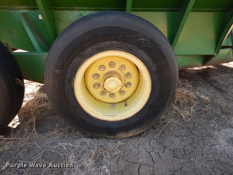 image for item DJ3046 John Deere 650 grain cart