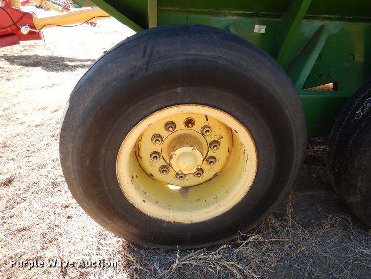 image for item DJ3046 John Deere 650 grain cart