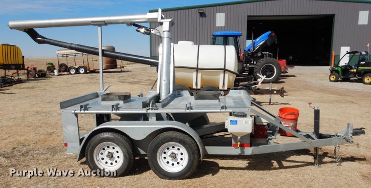 image for item DJ3053 ADS bulk seed buggy