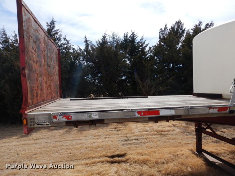 image for item DJ3071 1998 Trailmobile flatbed nurse tank trailer