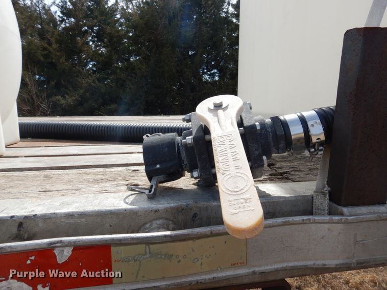 image for item DJ3071 1998 Trailmobile flatbed nurse tank trailer