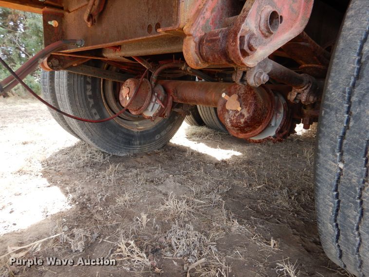 image for item DJ3071 1998 Trailmobile flatbed nurse tank trailer