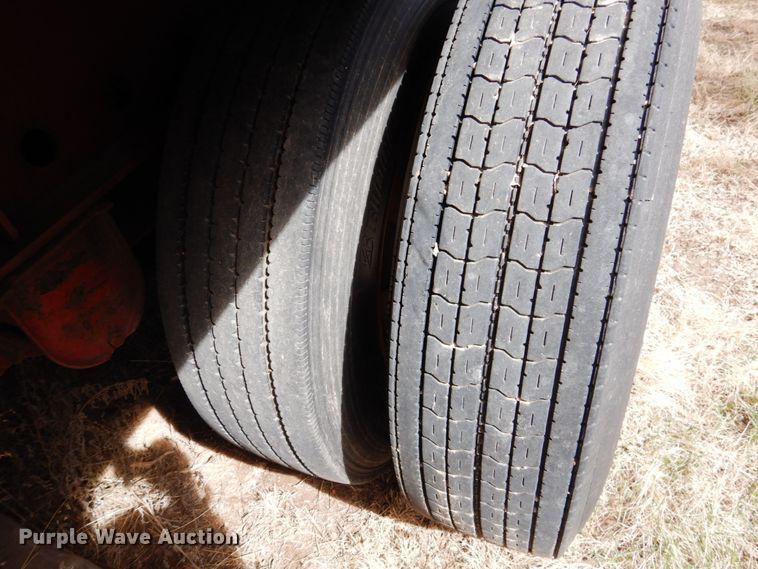 image for item DJ3071 1998 Trailmobile flatbed nurse tank trailer