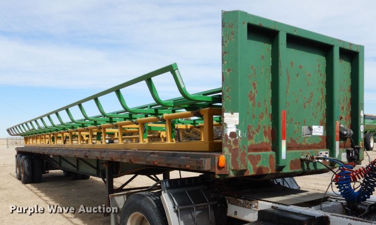image for item DJ3072 1988 Fruehauf FB8 bale carrier flatbed trailer