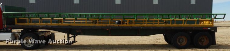 image for item DJ3072 1988 Fruehauf FB8 bale carrier flatbed trailer