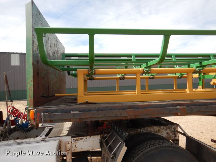 image for item DJ3072 1988 Fruehauf FB8 bale carrier flatbed trailer
