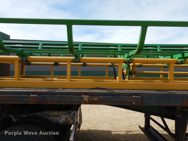 image for item DJ3072 1988 Fruehauf FB8 bale carrier flatbed trailer