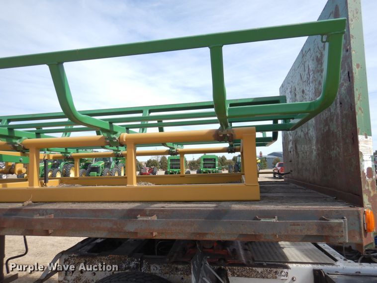 image for item DJ3072 1988 Fruehauf FB8 bale carrier flatbed trailer