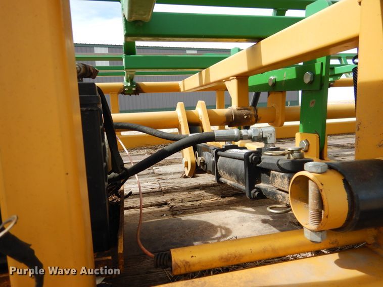 image for item DJ3072 1988 Fruehauf FB8 bale carrier flatbed trailer