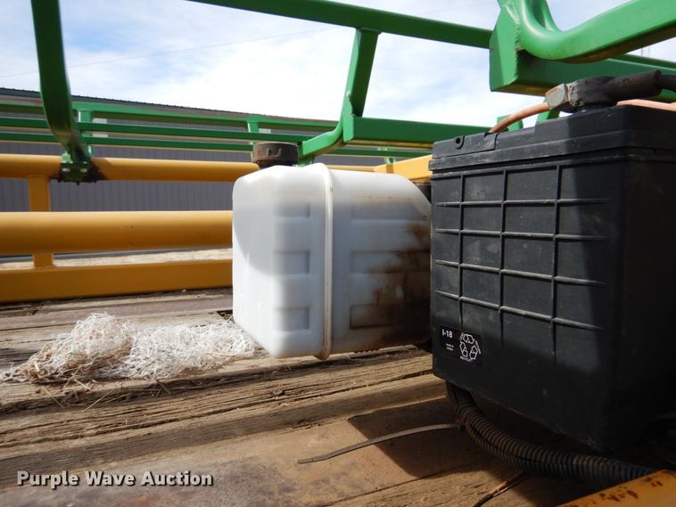 image for item DJ3072 1988 Fruehauf FB8 bale carrier flatbed trailer