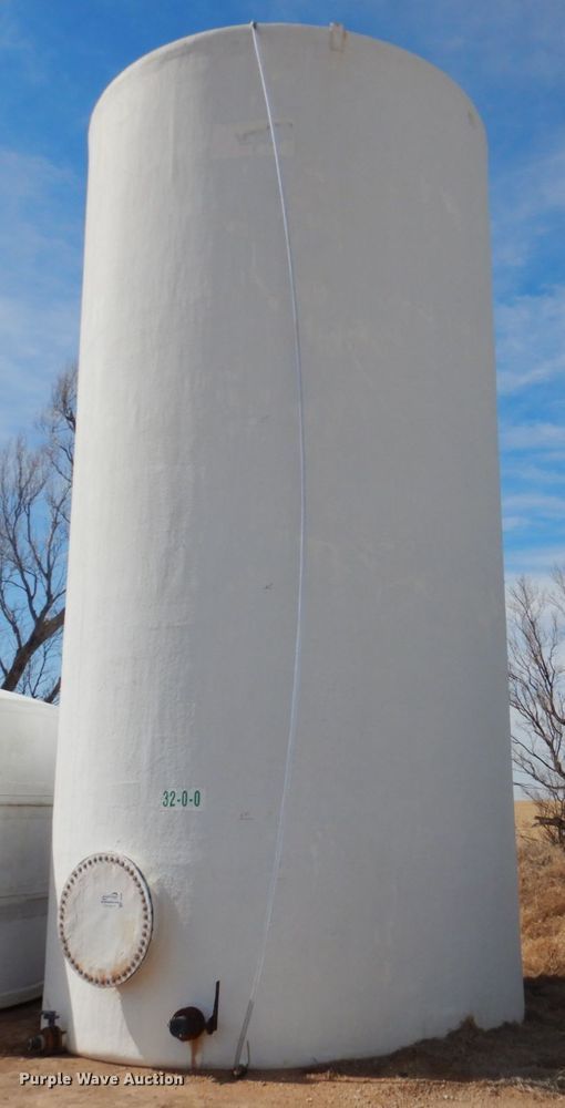 image for item DJ3092 Fiberglass fertilizer tank