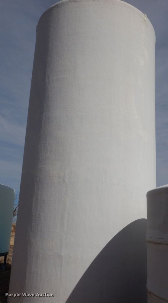 image for item DJ3092 Fiberglass fertilizer tank