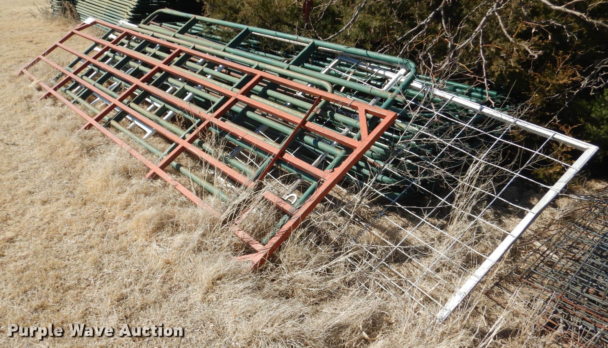 (14) livestock panels in Wakeeney, KS Item DJ3079 sold Purple Wave