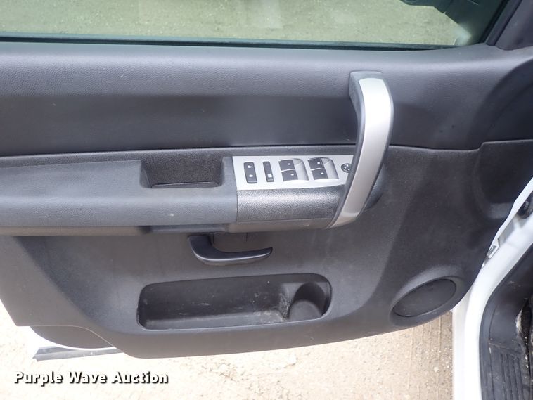 image for item DC3270 2009 GMC Sierra 1500  Crew Cab pickup truck