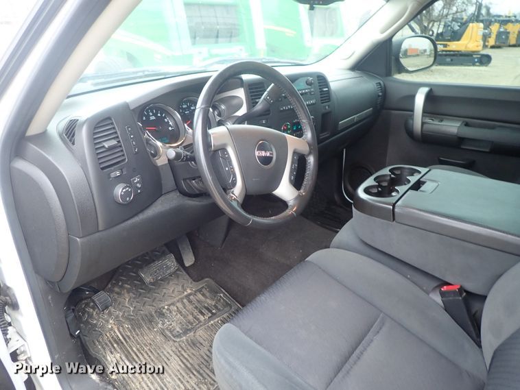 image for item DC3270 2009 GMC Sierra 1500  Crew Cab pickup truck