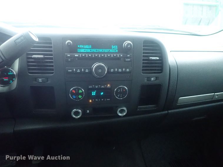 image for item DC3270 2009 GMC Sierra 1500  Crew Cab pickup truck