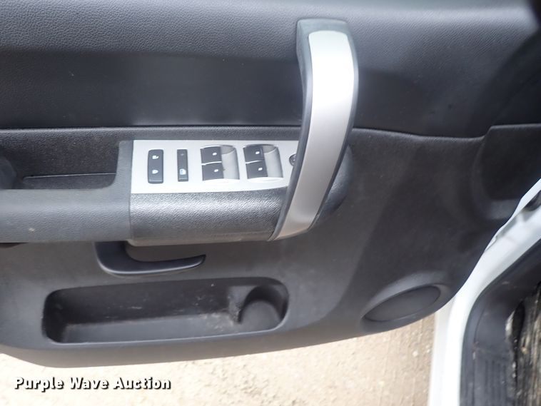 image for item DC3270 2009 GMC Sierra 1500  Crew Cab pickup truck