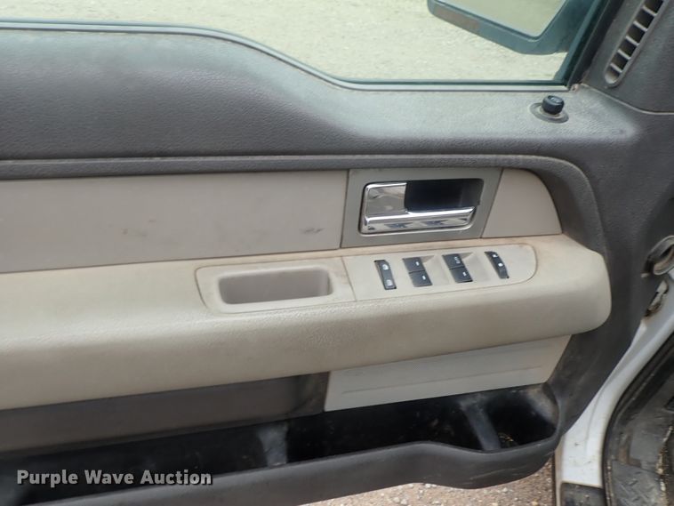 image for item DC3272 2010 Ford F150  Crew Cab pickup truck