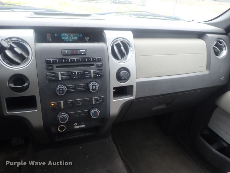 image for item DC3272 2010 Ford F150  Crew Cab pickup truck