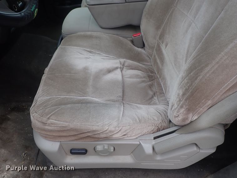 image for item DC3272 2010 Ford F150  Crew Cab pickup truck