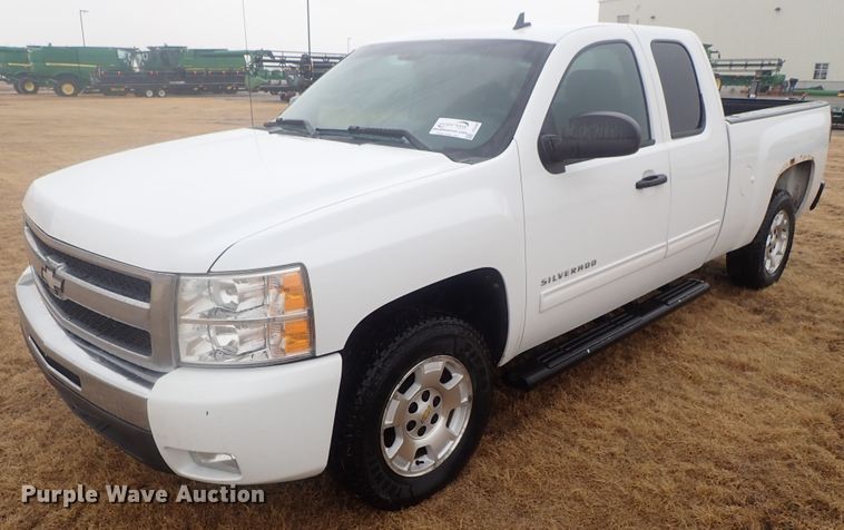 image for item DC3280 2011 Chevrolet Silverado 1500  Ext. Cab pickup truck