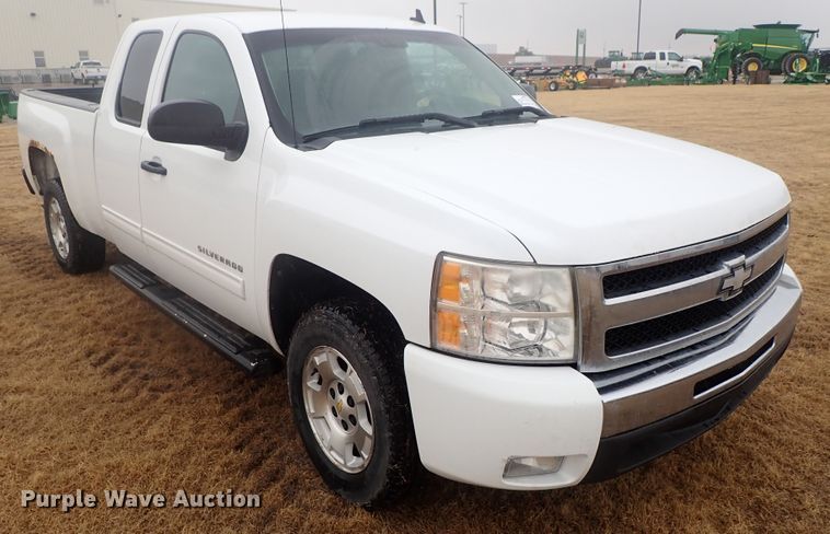 image for item DC3280 2011 Chevrolet Silverado 1500  Ext. Cab pickup truck