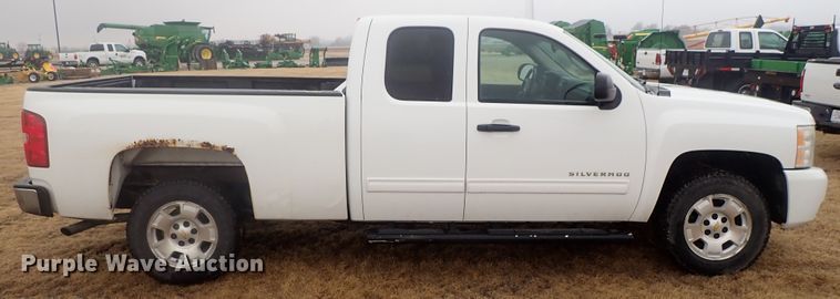 image for item DC3280 2011 Chevrolet Silverado 1500  Ext. Cab pickup truck