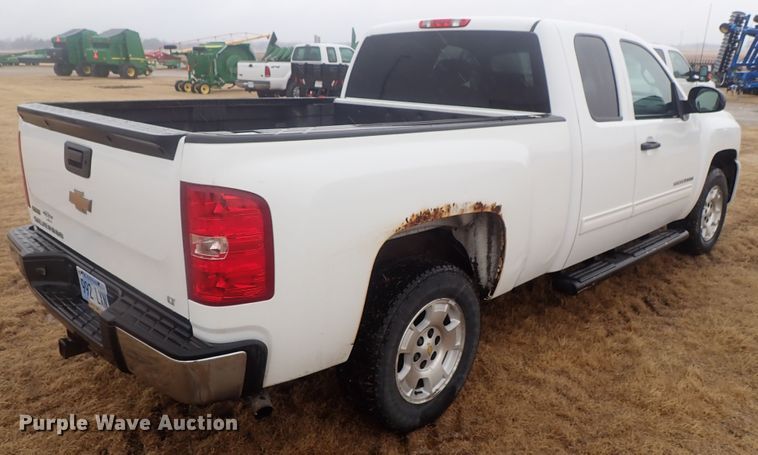 image for item DC3280 2011 Chevrolet Silverado 1500  Ext. Cab pickup truck