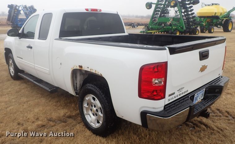 image for item DC3280 2011 Chevrolet Silverado 1500  Ext. Cab pickup truck