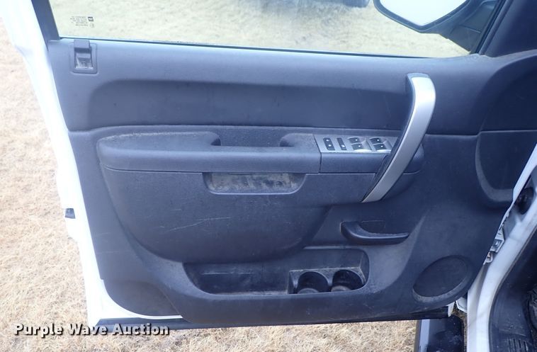 image for item DC3280 2011 Chevrolet Silverado 1500  Ext. Cab pickup truck