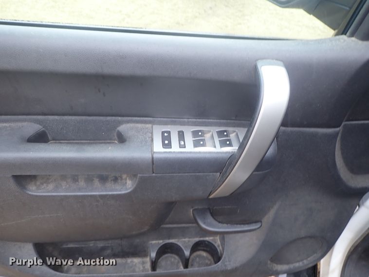 image for item DC3280 2011 Chevrolet Silverado 1500  Ext. Cab pickup truck