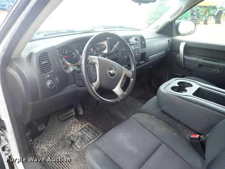 image for item DC3280 2011 Chevrolet Silverado 1500  Ext. Cab pickup truck