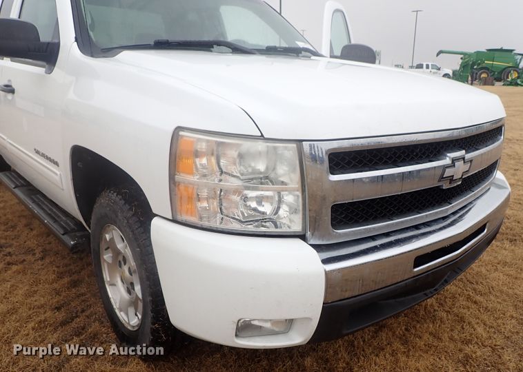 image for item DC3280 2011 Chevrolet Silverado 1500  Ext. Cab pickup truck